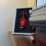 Rama Display  – Suport 3D pentru LEGO F1 Speed Champions, Alb/Negru - imagine 2